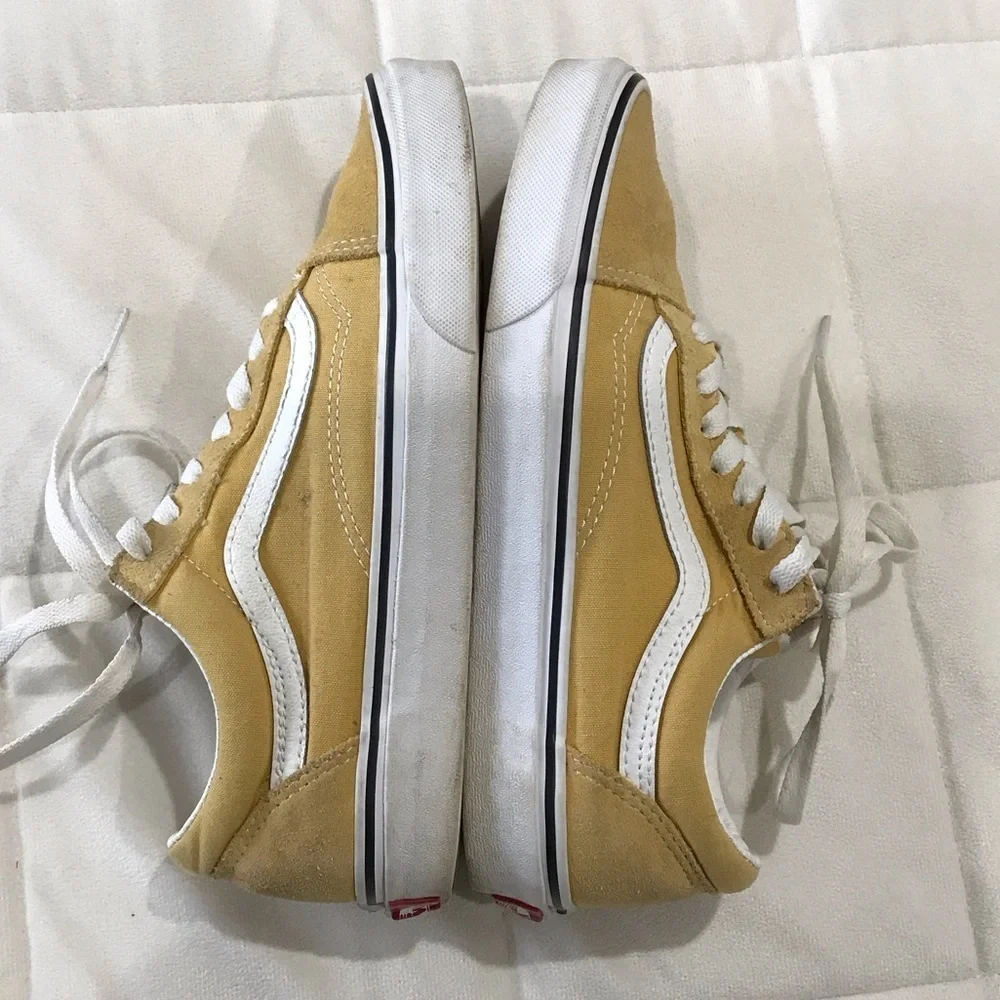 Vans Men's Mustard Suede Sneakers size 6